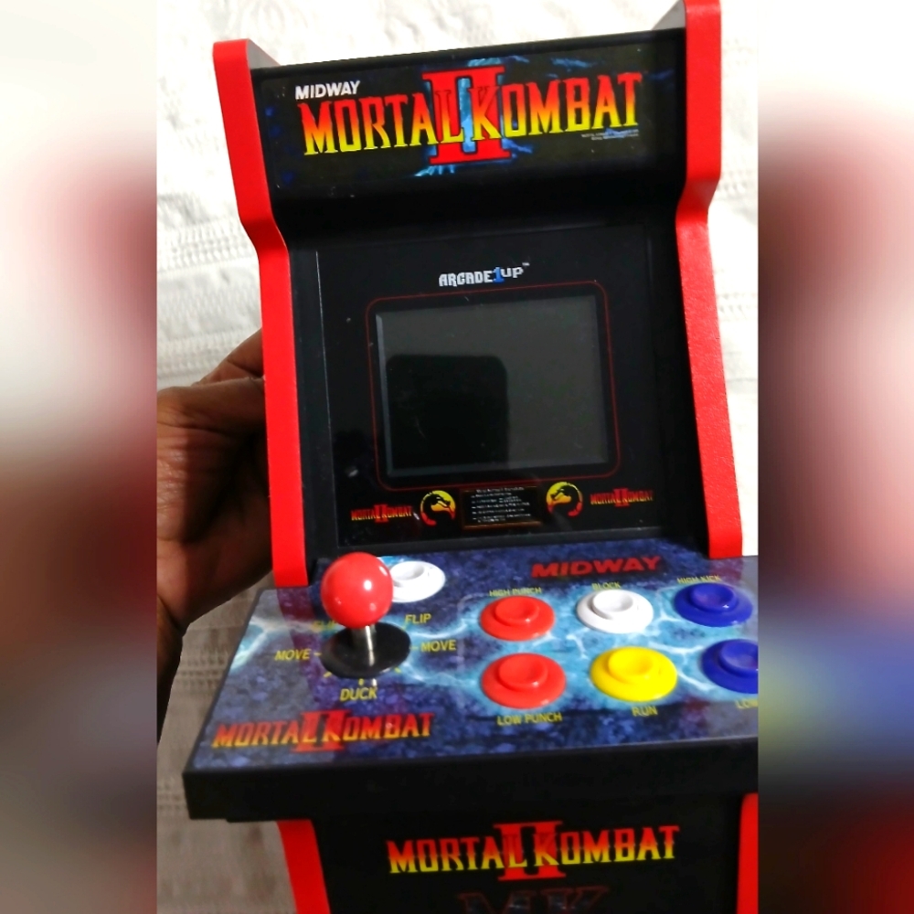 Arcade Mortal Kombat Mini Arcade - Red and Blue Kids Toy